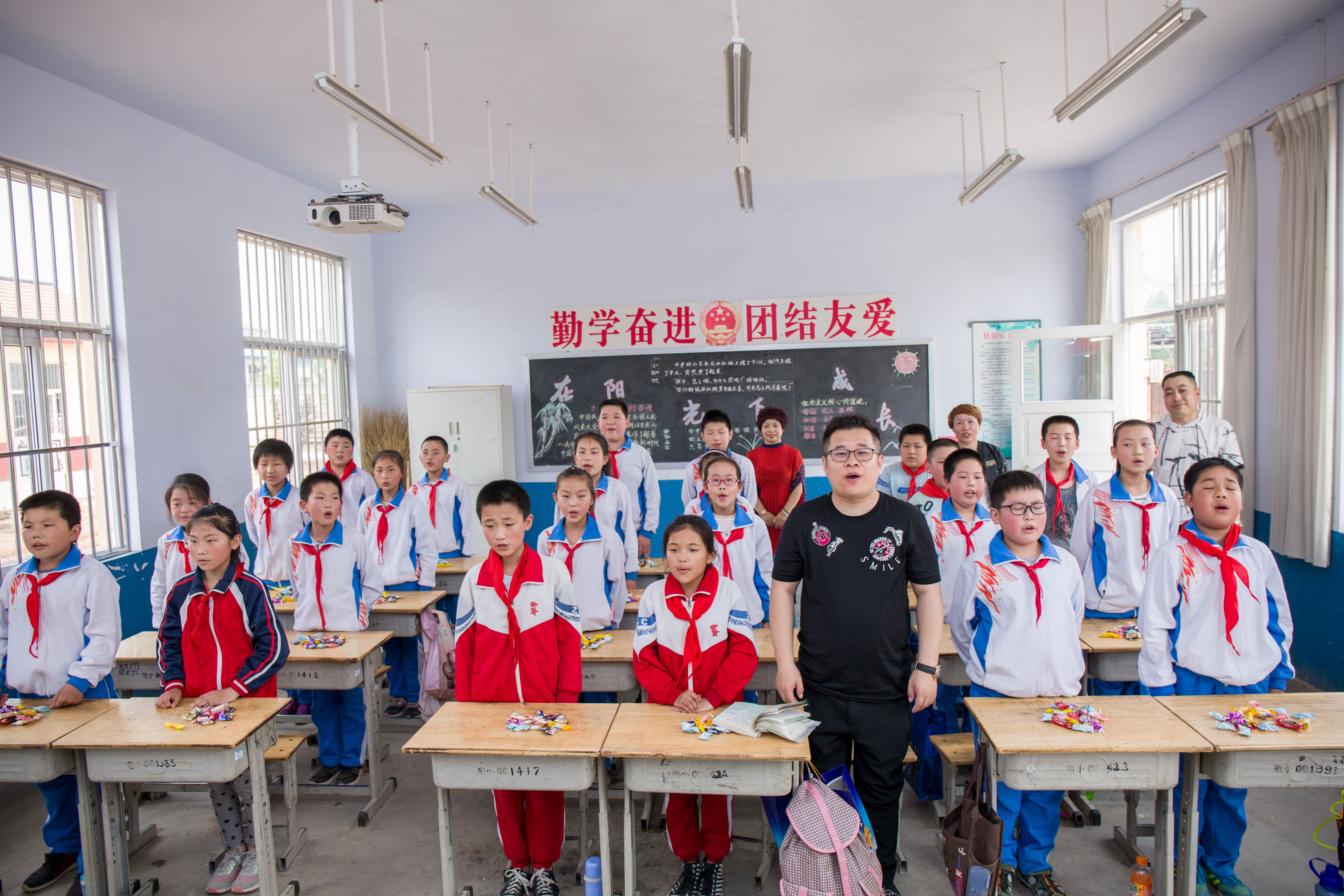 第142所 诸城市贾悦镇范家官庄开云线上登录鹿永波小学